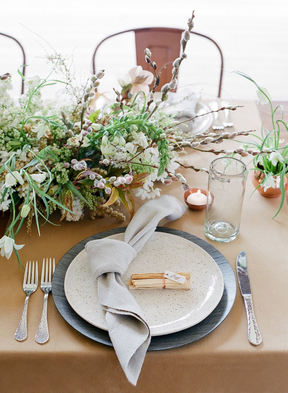 Сервировка столовых приборов на свадьбе