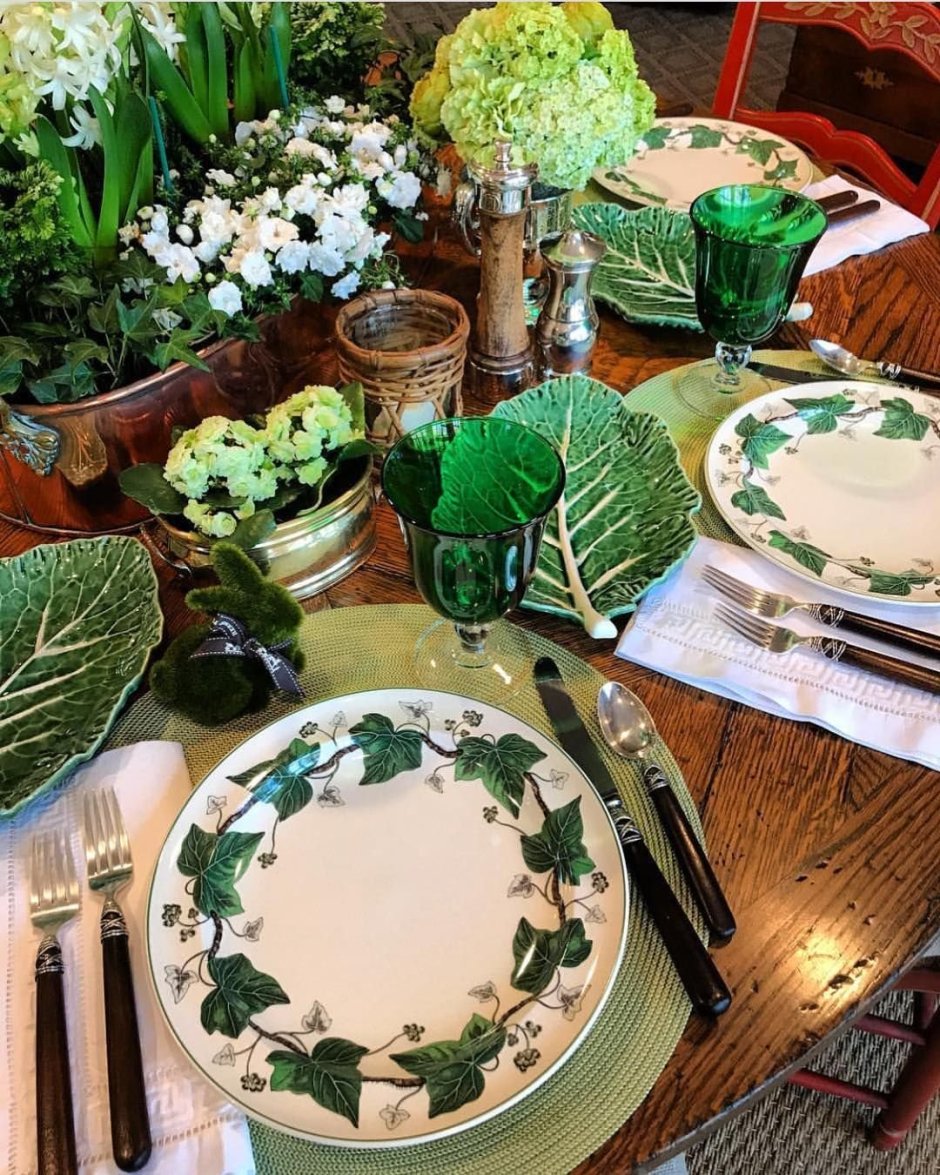 Сервировка в зеленом цвете
