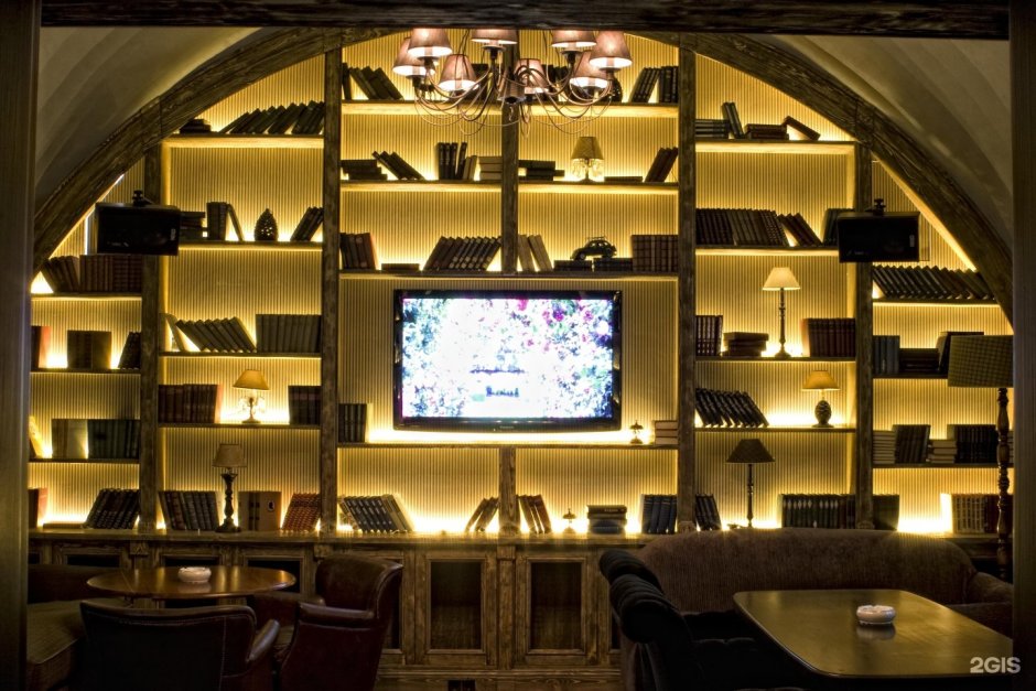 Полки для бара в ресторане