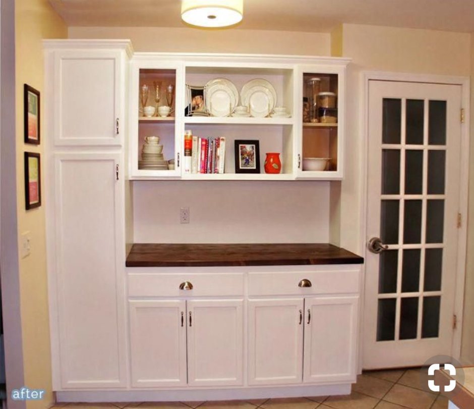 Кухня без кухонного гарнитура с буфетом