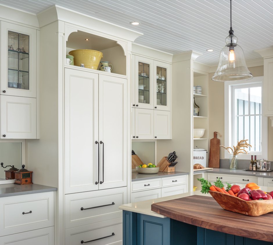 Буфет в интерьере кухни