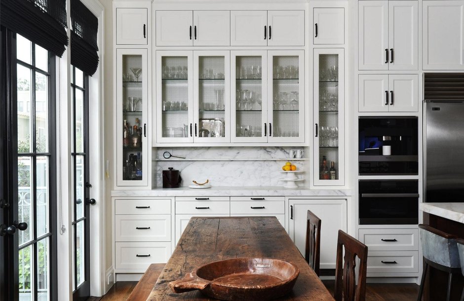 Темные фасады средиземноморской кухни