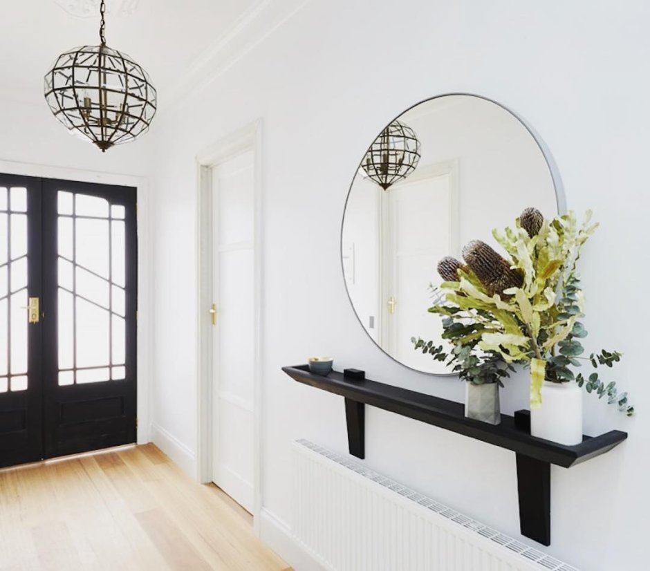 Прихожая с зеркалом в современном стиле