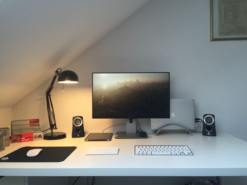 Освещенное рабочее место