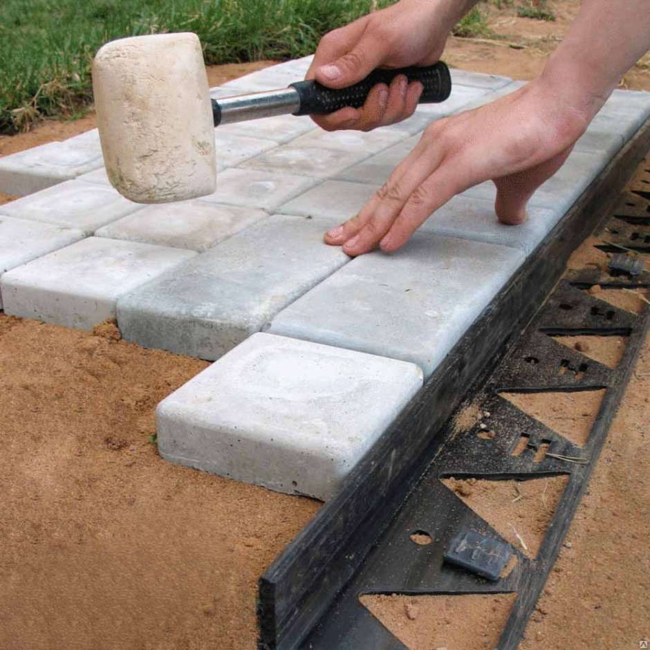 Бордюр пластиковый тротуарный черный б-300.8.5.4.5 l3000 New Fix