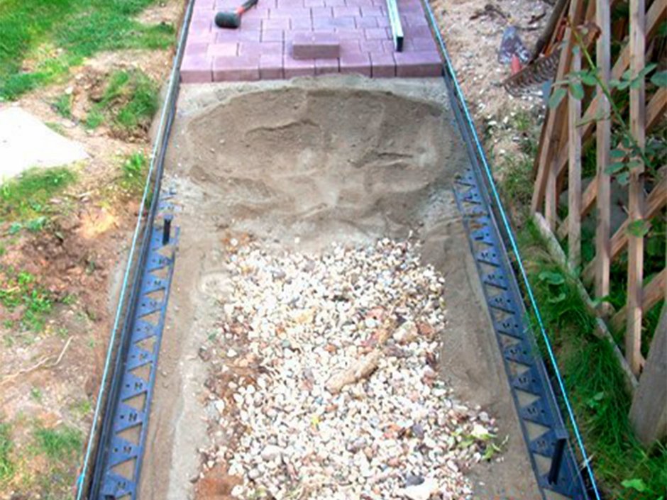 Бордюр пластиковый тротуарный черный б-300.8.5.4.5 l3000 New Fix