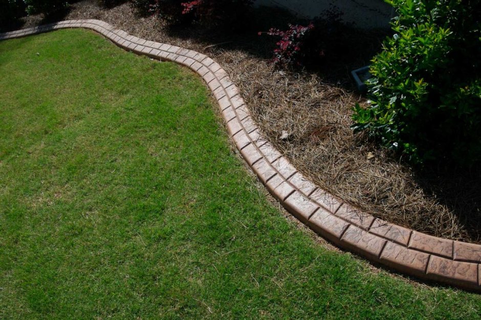 Бордюр для дорожек на даче