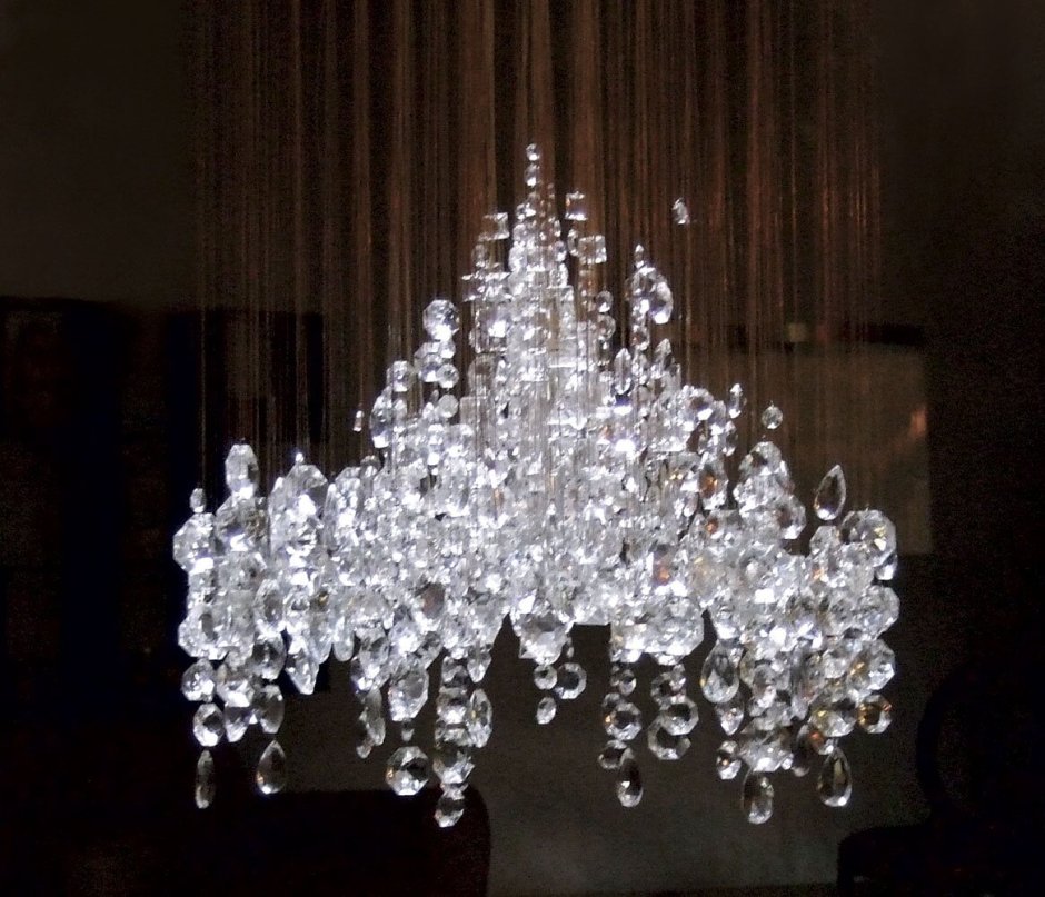 Люстра из кристаллов