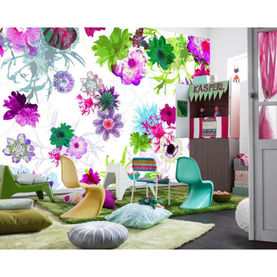 Фотообои в рамке на стене