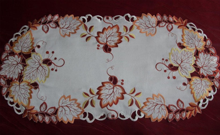 Вышивка гладью салфетки и скатерти и Ришелье