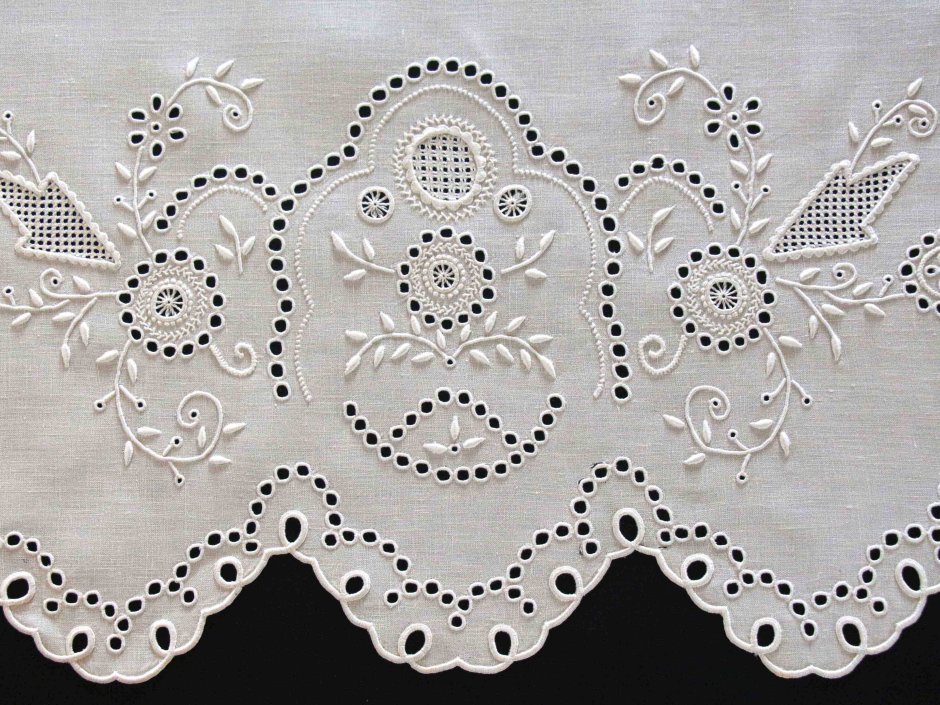 Салфетки с вышивкой Ришелье