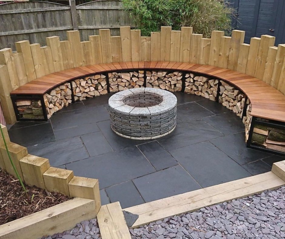 Скамья вокруг кострища