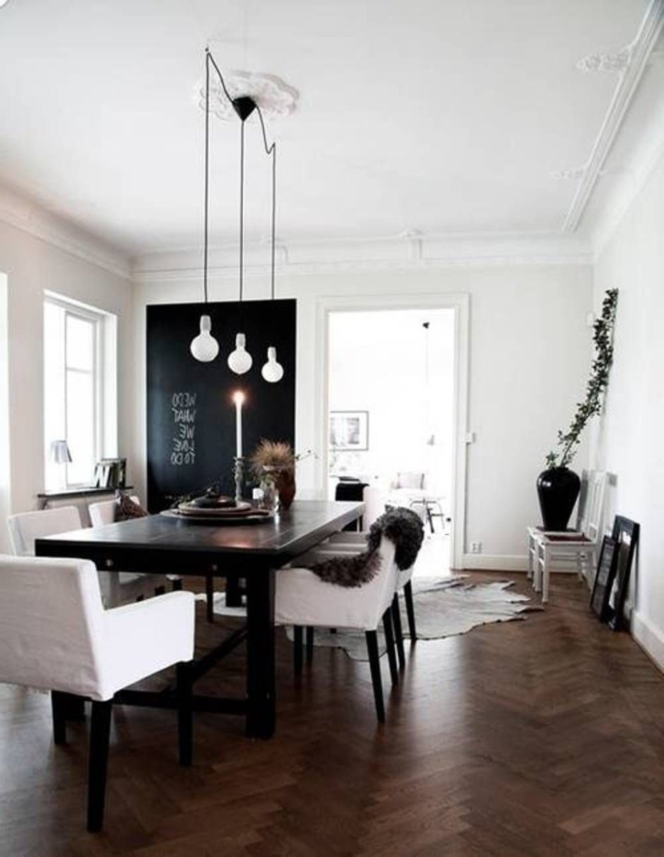 Скандинавский стиль с темным полом