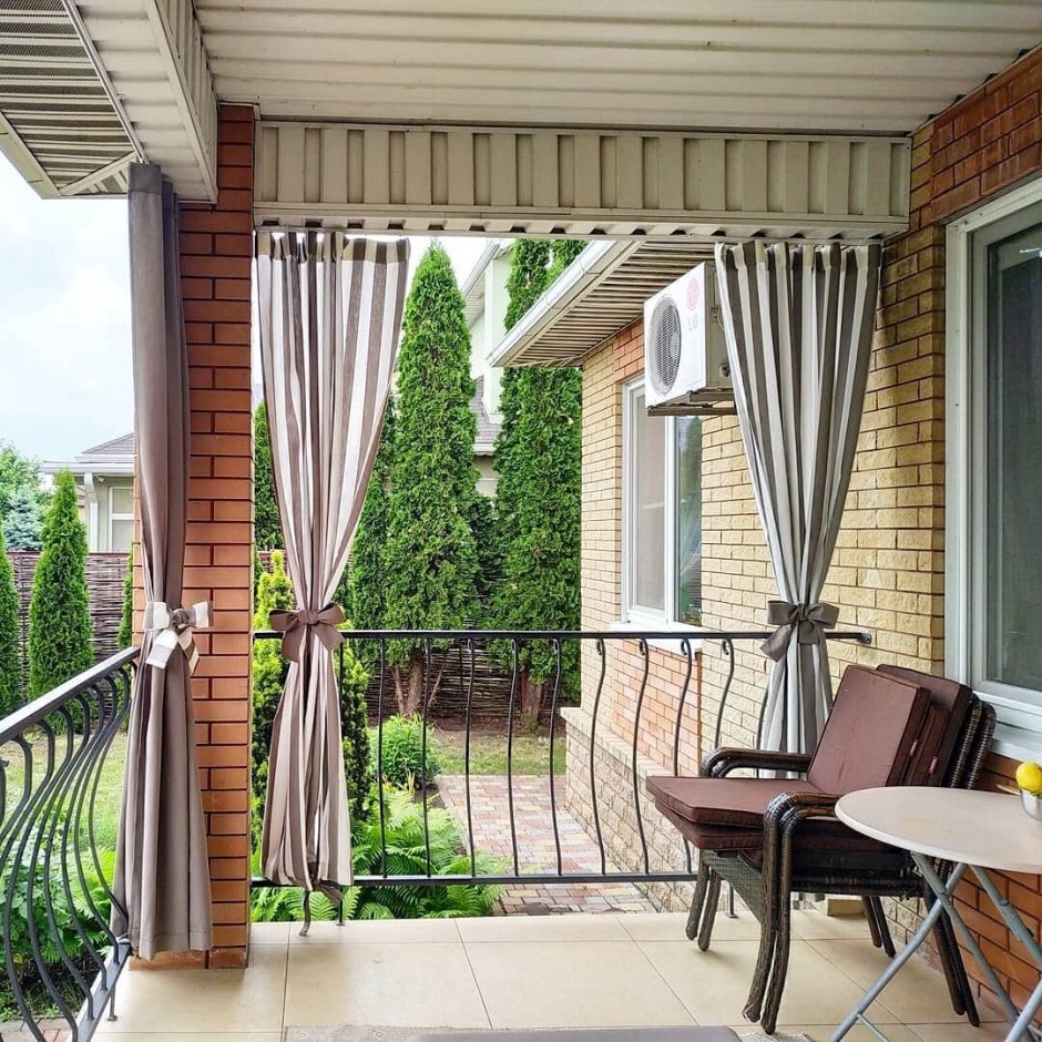 Карниз на угловое окно