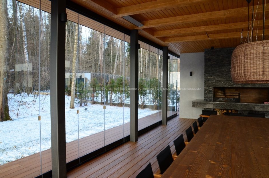 Безрамное остекление террас Honka