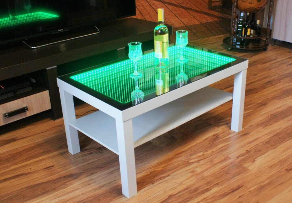 Журнальный столик с эффектом бесконечности