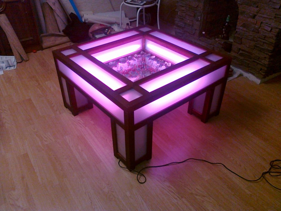 Журнальный столик