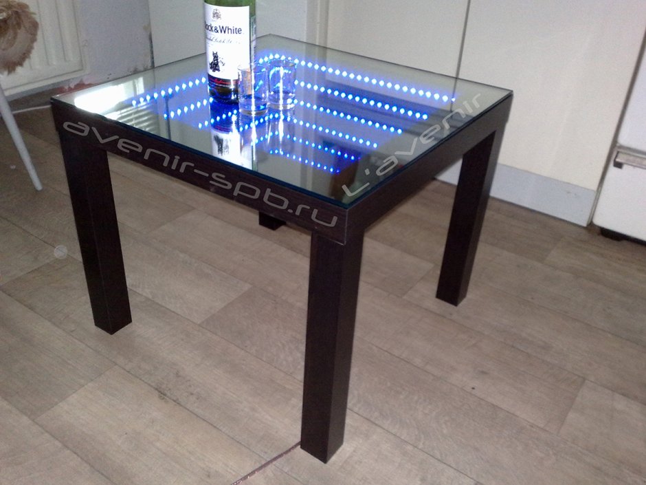 Стол с подсветкой