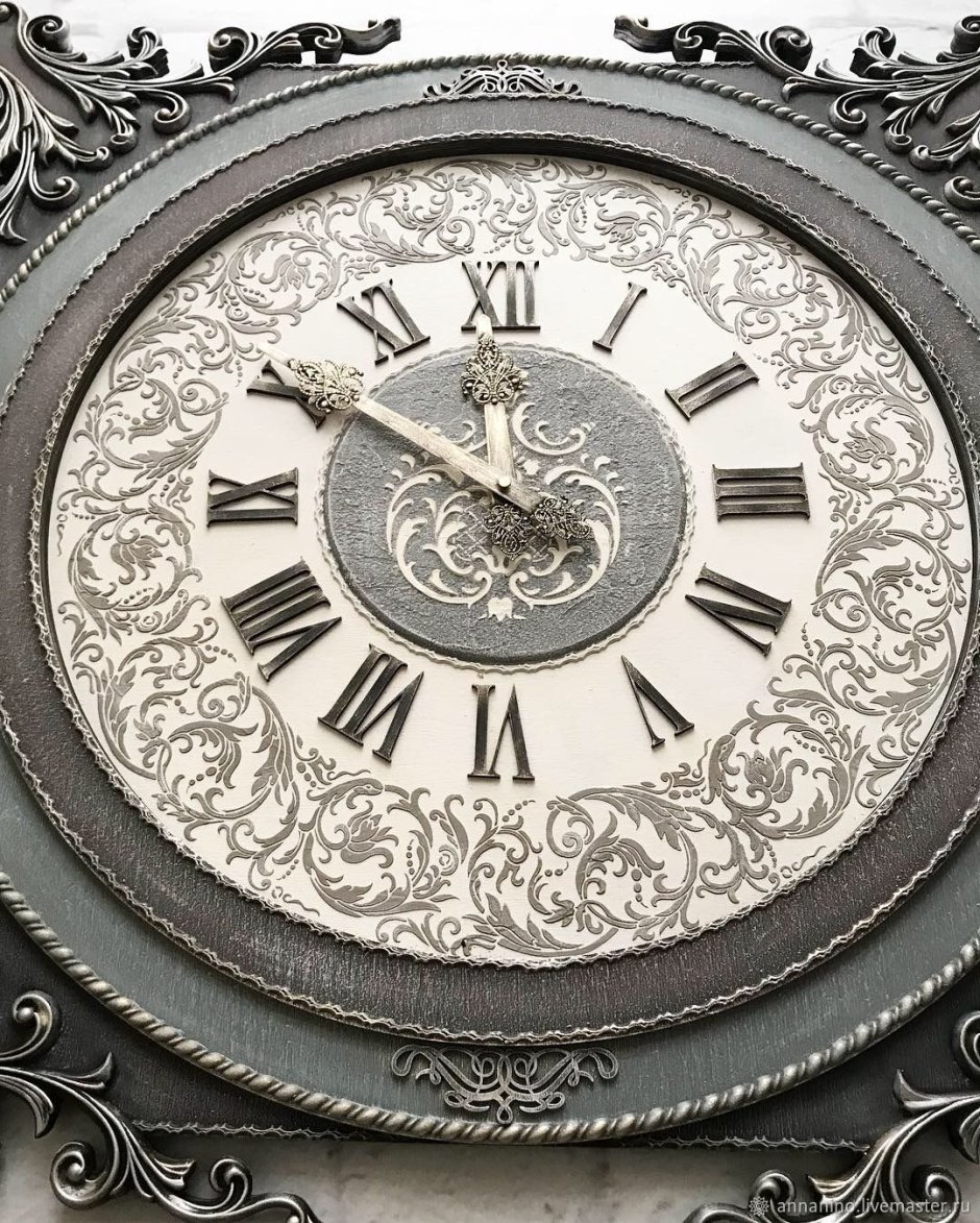 Настенные часы в стиле Барокко