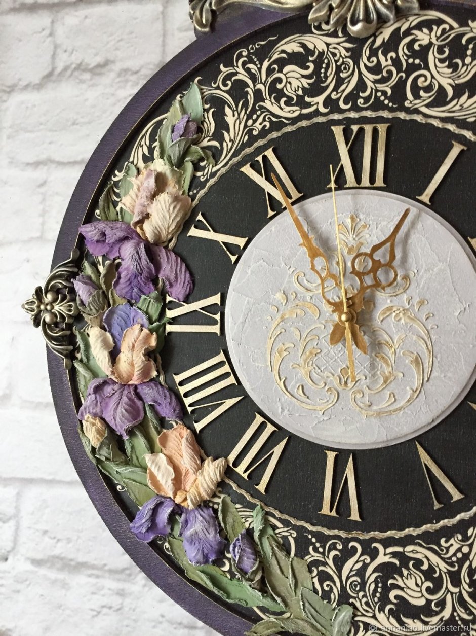 Настенные часы в стиле Барокко