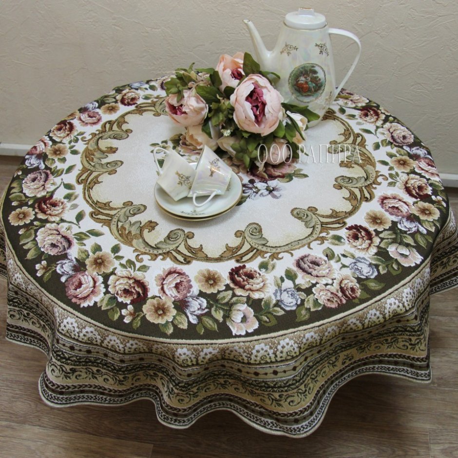 Скатерть из гобелена