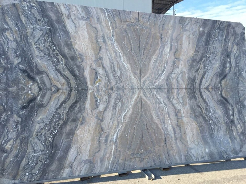 Слэб камня Оникс с голубыми