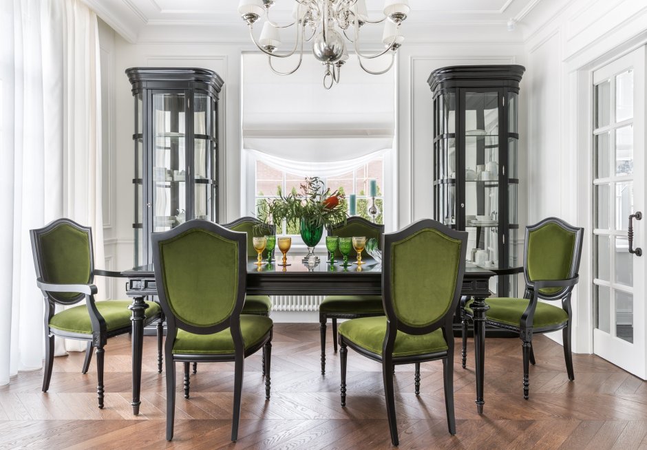 Зеленые стулья в интерьере
