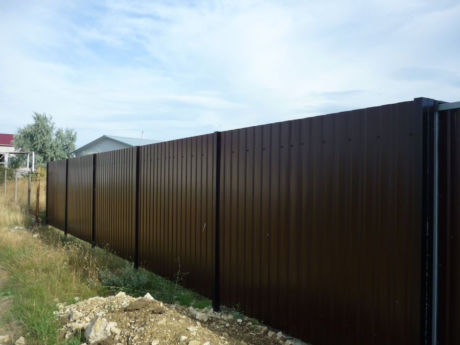 Забор внутри участка