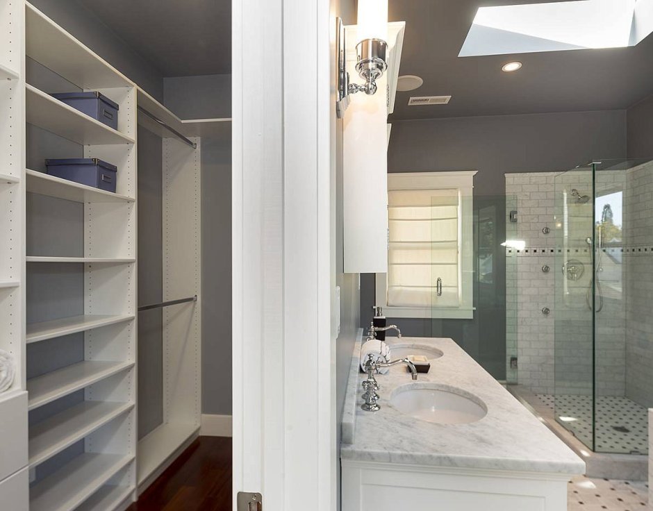 Проходная гардеробная