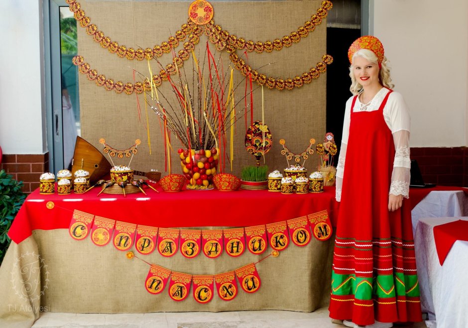 Украшение сцены в стиле хохломы