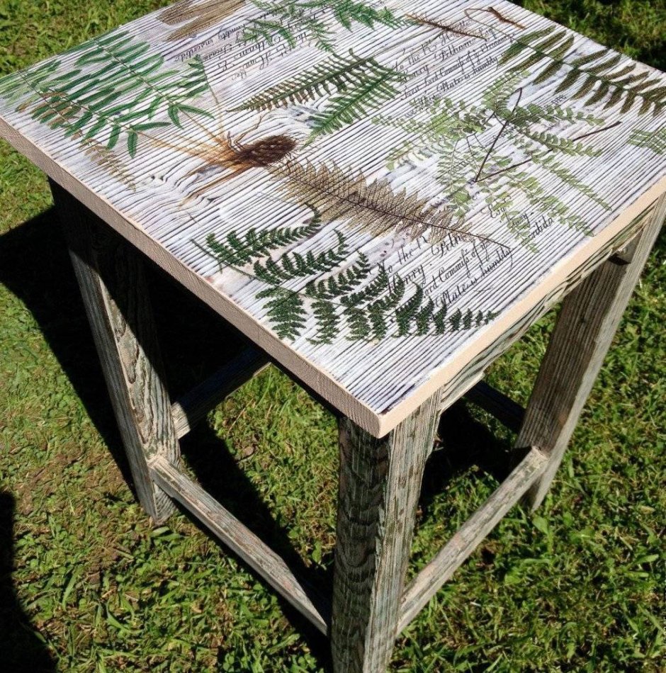 Декор деревянного стола