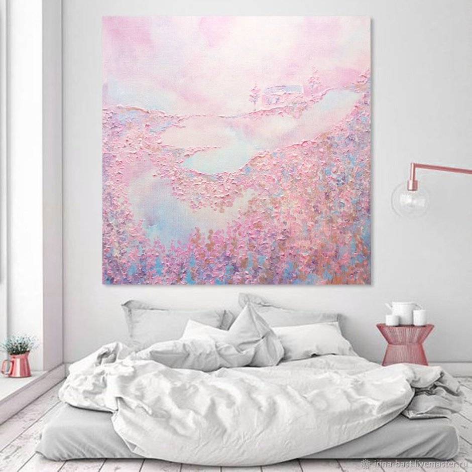 Картина в розовых тонах в спальню