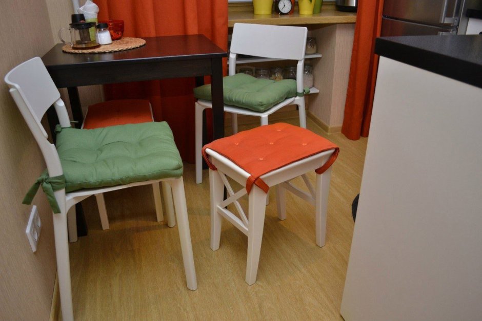Овальный стол на кухню